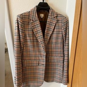 Checkered blazer. Size M. Worn once.